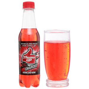 Nước tăng lực Thums Up Charged dâu rừng chai 330ml