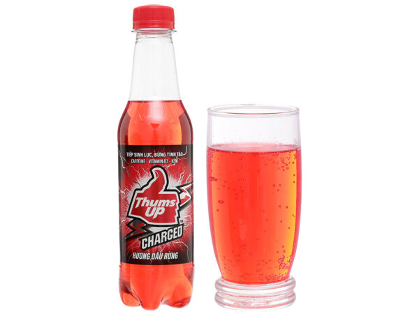 Nước tăng lực Thums Up Charged dâu rừng chai 330ml