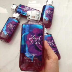 Sữa Tắm Bath & Body Works Dark Kiss Lô Hội + Vitamin E 295ml