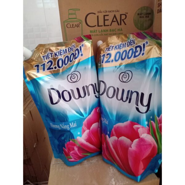 Nước xả vải Downy hương nắng mai túi 2.3 lít