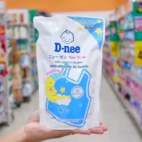 Dung dịch giặt xả D-Nee xanh nhạt 600ml