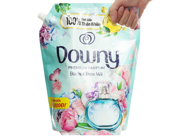 Nước xả vải Downy tinh dầu thiên nhiên đóa hoa thơm mát túi 3 lít