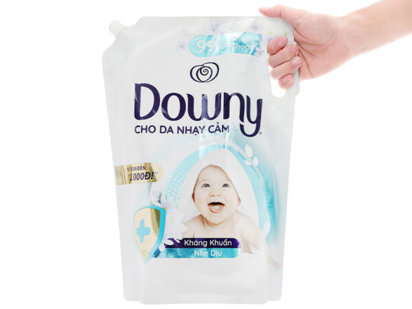 Nước Xả Vải Downy Kháng Khuẩn Nhẹ Dịu 2.35L