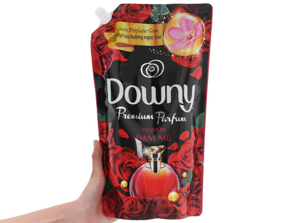 Nước xả vải Downy đam mê 1,35L