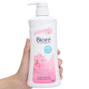 Sữa Tắm Bioré Dưỡng Ẩm Hương Hoa Anh Đào 530g