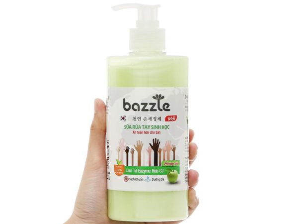 Sữa rửa tay sinh học Bazzle hương táo chai 200ml